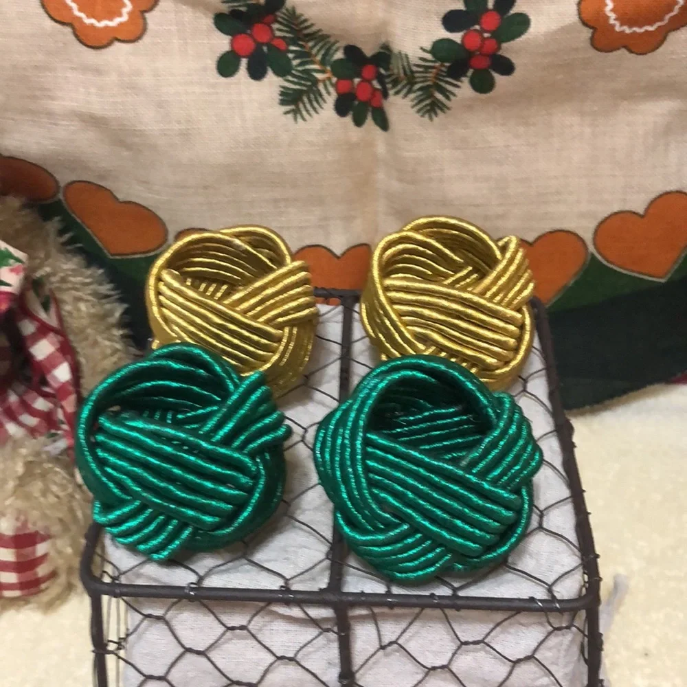 4 Woven Napkin Rings 2 green & 2 gold 2.5”